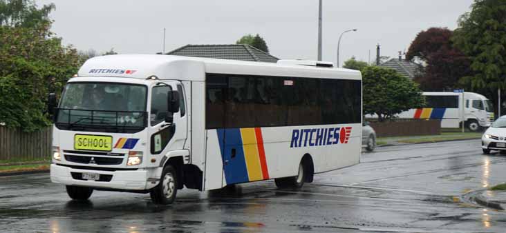 Ritchies Mitsubishi Fuso Fighter FKH250H8 Designline 685